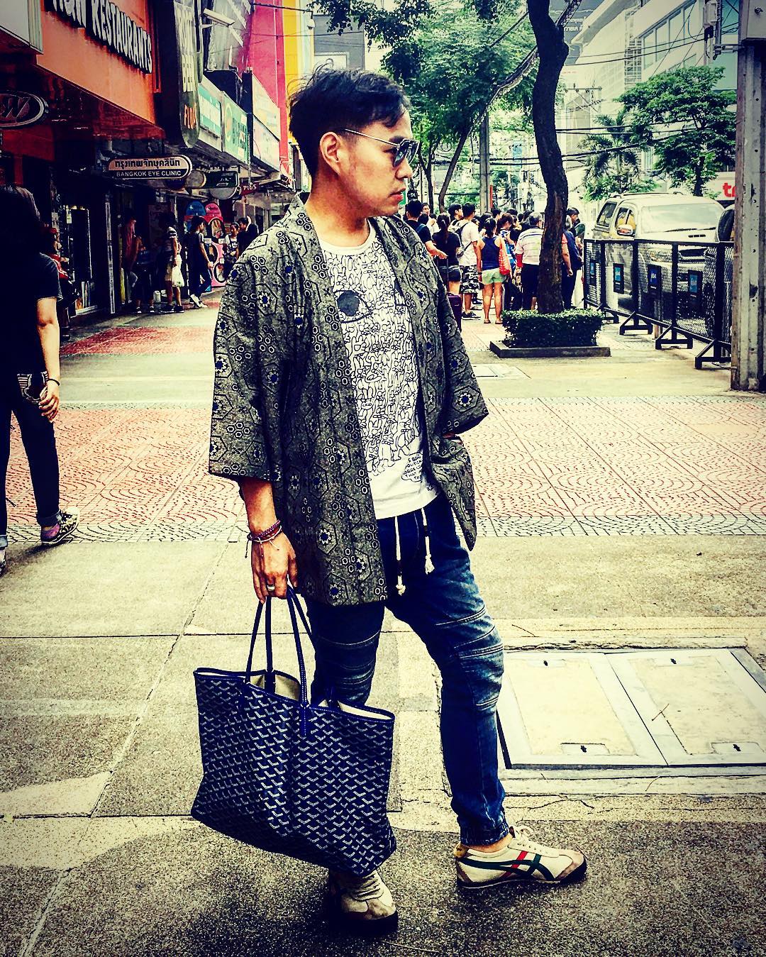 Customer wearing Sumo Vintage